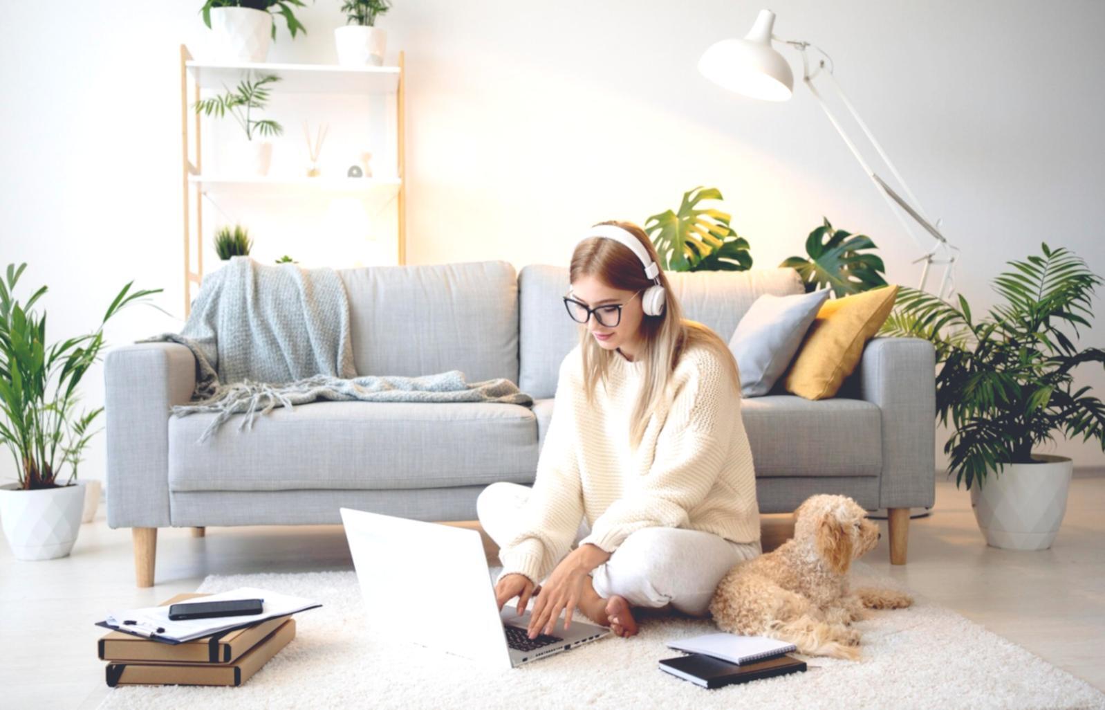 Interactive investment learning platform dashboard with market analysis tools